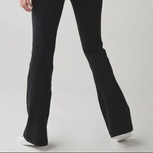 LuluLemon Grove Flare Pant Full On Black Stripe Black White Yoga Pant Size 4